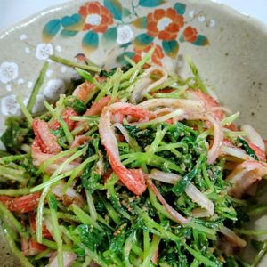 ゆみの作ってみた!投稿(豆苗とカニカマの胡麻和え♩シンプル副菜！材料2つ！調味料3つ)
