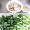 白だし香る♪【小松菜とさつまいものごま味噌炒め】お弁当にも◎の工程1