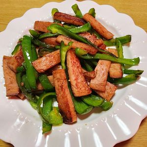 ナムディの作ってみた!投稿(スパム缶で簡単！チンジャオロース)