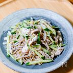 【鶏ささ身ときゅうりの黒ごま冷やしそば】ごまの香り引き立つ！
