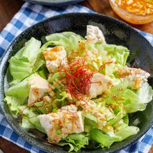 【満足感あり】ごま油香る☆レタスとちぎり豆腐のチョレギサラダ