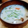 まゆのの作ってみた!投稿(濃厚まろやか。なめこと豆乳の味噌汁)