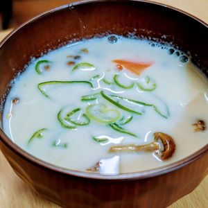 まゆのの作ってみた!投稿(濃厚まろやか。なめこと豆乳の味噌汁)