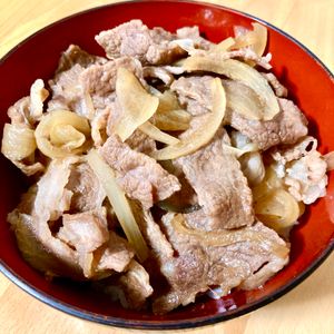 りぃママの作ってみた!投稿(＼10分煮るだけ／つゆだく牛丼)