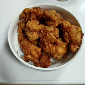 とまと・りこぴんの作ってみた!投稿(材料7つ♪まるで唐揚げ屋さん！自慢のしょうゆ唐揚げ)