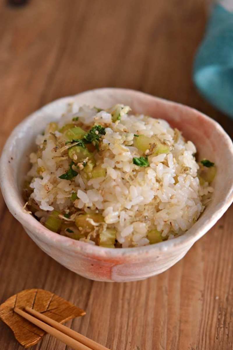 セロリとちりめんじゃこの混ぜご飯【冷凍作り置き】 | レシピサイトNadia
