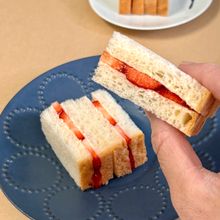 子どもにはこっち！【いちごバタサンド】