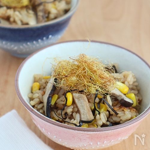 とうもろこしときのこの炊き込みごはん