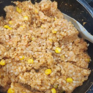 まっここーの作ってみた!投稿(焼き肉のたれで作る真夏のジャンバラヤ)
