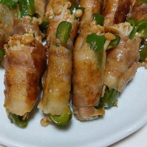 marine55の作ってみた!投稿(オイポンバターソースでこく旨♪えのきピーマンの豚肉巻き)