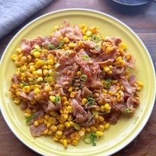 【とうもろこしと豚肉の黒こしょう炒め】ご飯もお酒もすすむ！