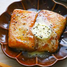 やみつき！めんつゆバター餅【食べすぎ注意！調味料3つ超簡単】