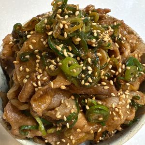 楽ラク手抜キッチン🐶🐾の作ってみた!投稿(【ネギ味噌豚丼】コク甘味噌でやみつきになる...)