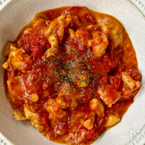 【チキンとまとチーズ】トマトをつぶすだけでソースが完成🍅✨