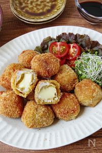 【とろ〜りチーズの豚カレーボールフライ】チーズが溢れる♪