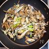 香ばし舞茸×蒸し豚×さつまいも　秋のごちそう温サラダ🍁の工程2