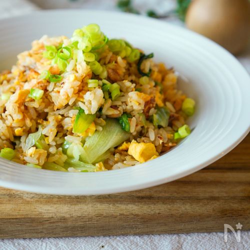 10分で完成!【鮭レタスチャーハン】
