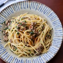 濃厚鶏だしで作る『ひき肉とニラの旨味噌パスタ』