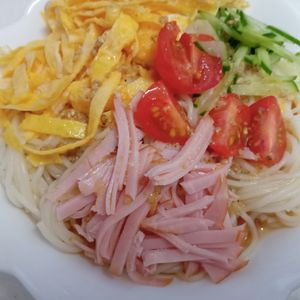 5252nの作ってみた!投稿(家にある材料で作りやすい♪冷やし中華風そうめん)