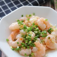 これはみんな大好きな味♡むき海老とたっぷりねぎの旨塩炒め