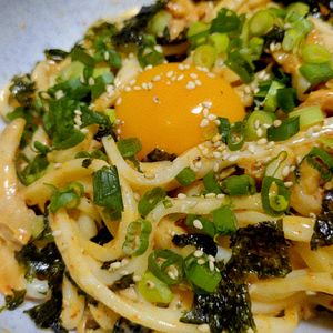 ヴェルの作ってみた!投稿(簡単ランチに！海苔キムチ納豆マヨ和えうどん)