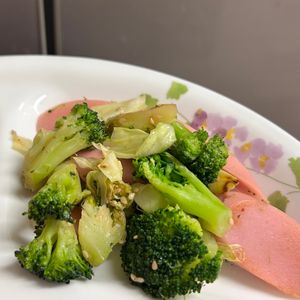 ケの作ってみた!投稿(【5分de簡単】ブロッコリーと魚肉ソーセージの焼きナムル♪)