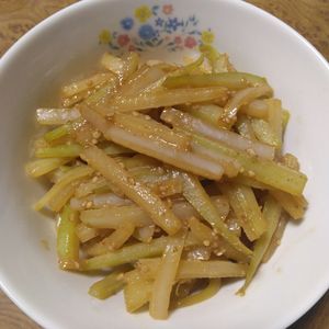 ももの作ってみた!投稿(【甘辛旨！大根の皮のきんぴら】ご飯がすすむ節約おかず☆)