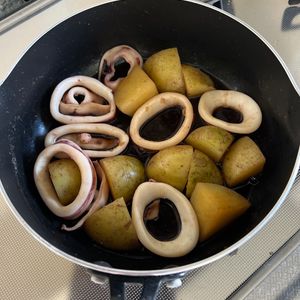 1408318の作ってみた!投稿(【和食の基本】イカと新じゃがの田舎煮 柔らかいイカに感動！)