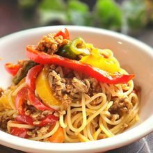 パプリカたっぷりミートソースパスタ♪夏