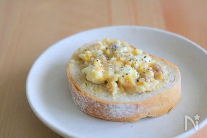 胡桃とチーズの味噌カナッペ