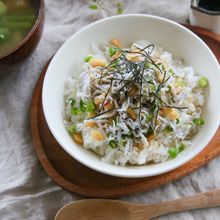 カリカリ天かすがうまい！即席しらす丼