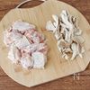 【鶏ももと舞茸の海苔塩バター焼き】ご飯もお酒もすすむ!の工程1