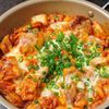 フライパンごとどーん！ガツンと旨い！【鶏キムチーズ焼き】の工程4