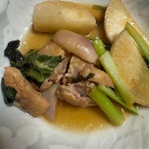 かいちゃんの作ってみた!投稿(【鶏肉とカブのしみしみ煮】10分で美味しい。煮物が食べたい！)