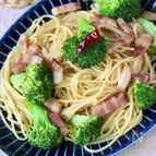 ゴロゴロベーコンとブロッコリーのバターガーリック醤油パスタ