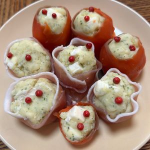 ゆくゆくの作ってみた!投稿(【グリーンポテトのサーモンロール】簡単オードブル♪)