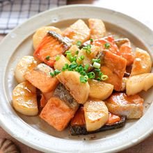 【鮭と長芋の照りバタポン炒め】食材２つで♪味付けも簡単！