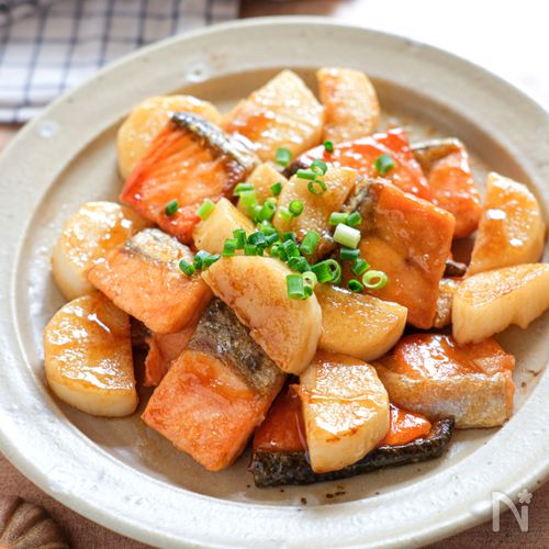 【鮭と長芋の照りバタポン炒め】食材２つで♪味付けも簡単！