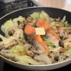 味噌ダレがたまらない!塩鮭で野菜たっぷりちゃんちゃん焼きの工程3