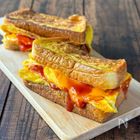 【新生活の朝に】「10分でできる食パンアレンジ3選」簡単&絶品!|編集部おすすめレシピ