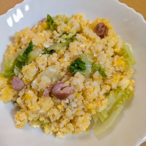 まゆのの作ってみた!投稿(冷蔵庫に何もない時に！パラパラ卵のレンチンレタスチャーハン)