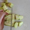 暑い季節にピッタリ【水晶なすの梅和え】の工程2