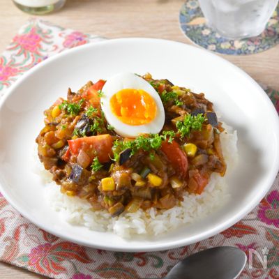 レンジで完成♪【茄子とトマトの無水キーマカレー】