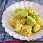 3分で！やみつきアボカドのポン酢ごま油和え｜おつまみ・副菜に