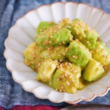 3分で！やみつきアボカドのポン酢ごま油和え｜おつまみ・副菜に