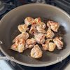 鶏肉とスナップエンドウの塩だれ炒めの工程2