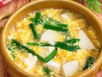 【豆腐のニラ玉スープ】ふわふわとろ〜り♡子どもも食べやすい♩