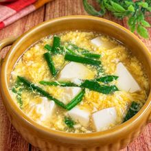 【豆腐のニラ玉スープ】ふわふわとろ〜り♡子どもも食べやすい♩