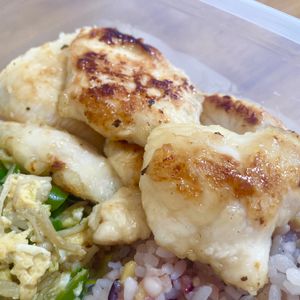 ゆかりの作ってみた!投稿(【うま塩ガーリックチキン】節約食材ひとつでお財布に優しい)