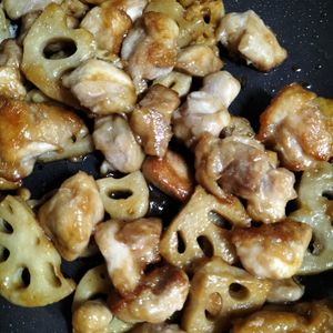 1207859の作ってみた!投稿(照りっと甘酢が食をそそる!秋の絶品【鶏れんこんの甘酢炒め】)